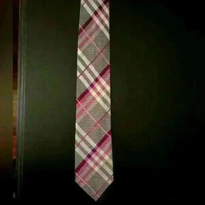 Geoffrey Beene Pure Silk Grey Purple Pink Plaid Men’s Neck Tie